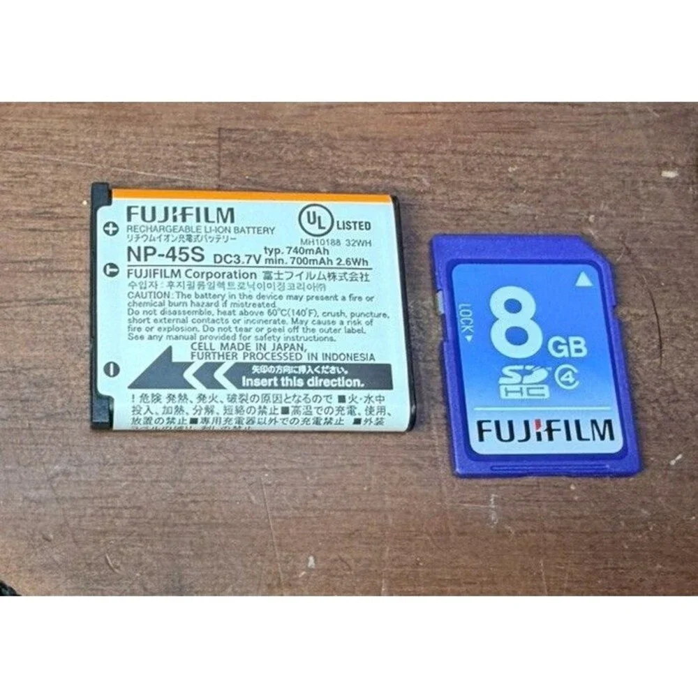 Waterproof Fujifilm FinePix XP70 16.4MP Digital orange Camera w/ battery & card